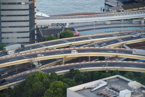 高速道路で本線に合流する時に大事なポイント！