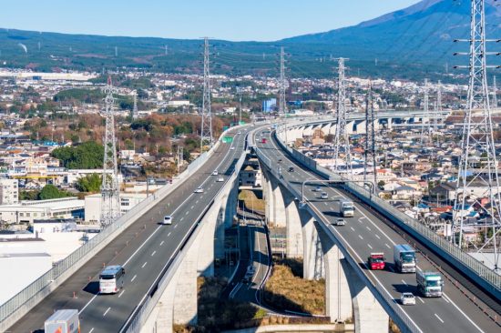 高速道路の車線